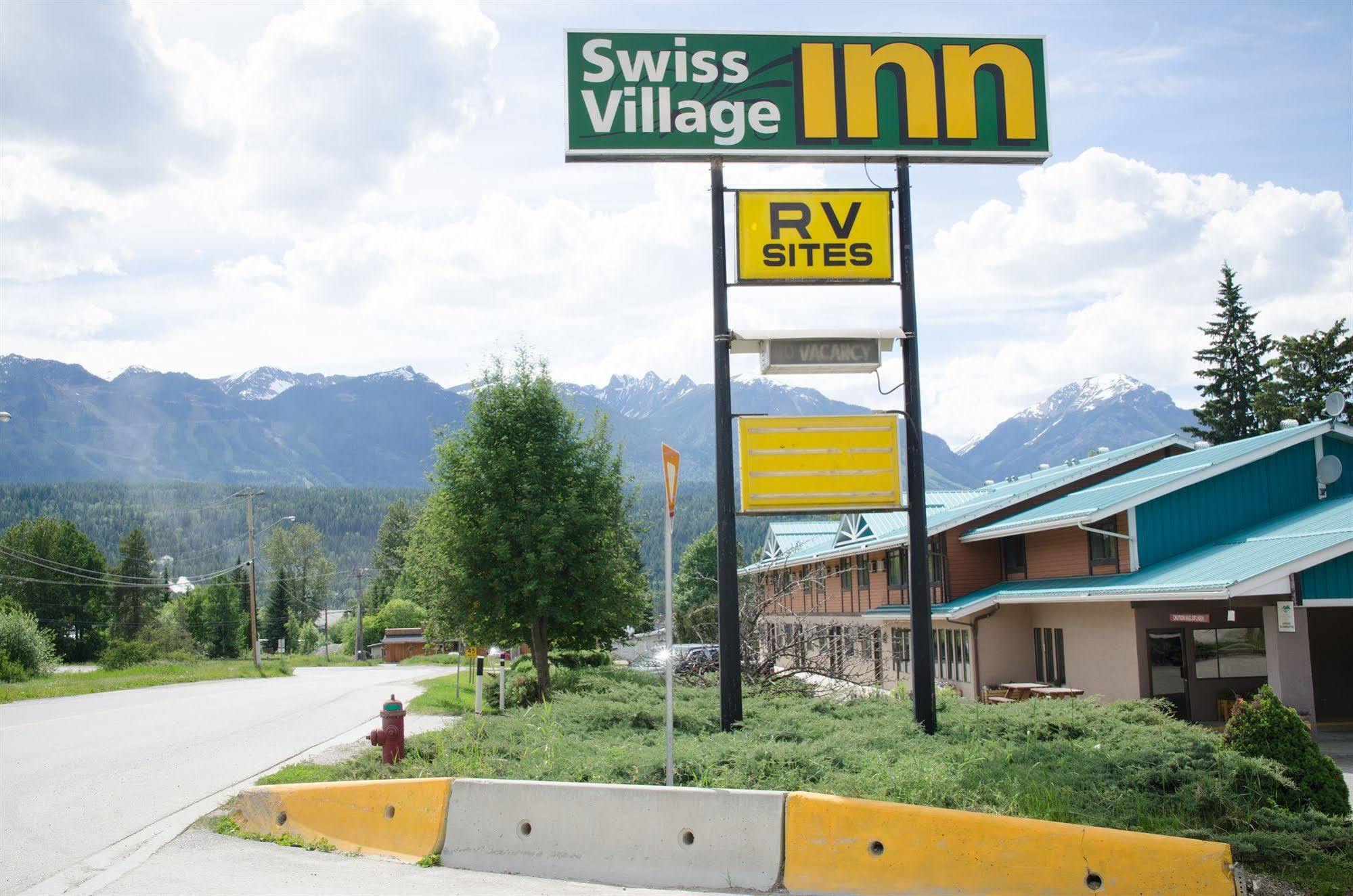 גולדן Swiss Village Inn מראה חיצוני תמונה